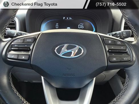 Used 2024 Hyundai Venue SEL FWD image 20