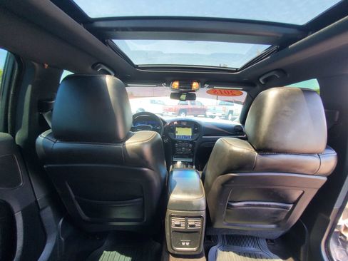 Used 2018 Chrysler 300 S w/ 300S Premium Group image 12