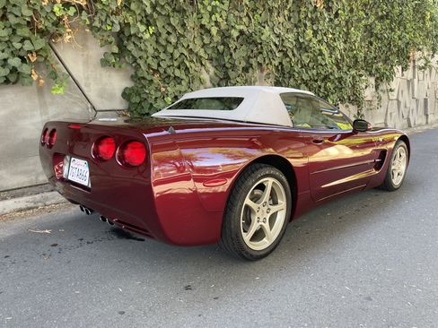 Used 2003 Chevrolet Corvette Convertible w/ Preferred Equipment Group1 RWD image 16