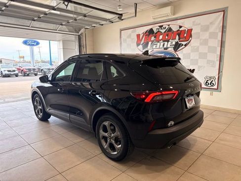 Used 2025 Ford Escape ST-Line FWD image 7