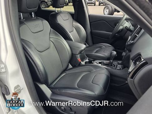 Used 2023 Jeep Cherokee Altitude Lux AWD/4WD image 17