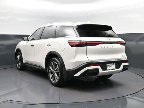 Certified 2023 INFINITI QX60 Luxe w/ Vision Package FWD image 5
