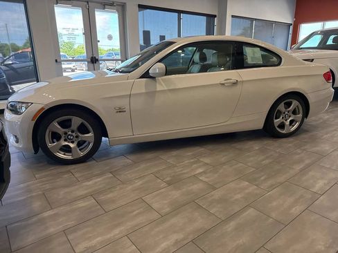 Used 2010 BMW 328i xDrive Coupe AWD/4WD image 4