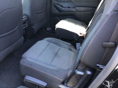 Used 2020 Chevrolet Traverse LT image 9