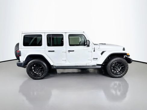 Used 2021 Jeep Wrangler Unlimited Sahara AWD/4WD image 4