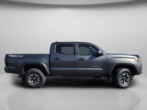 Used 2016 Toyota Tacoma TRD Off-Road AWD/4WD image 26