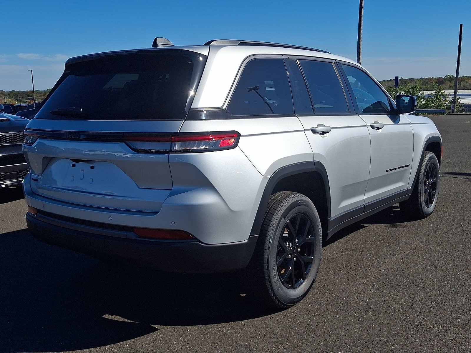 New 2026 Jeep Grand Cherokee Altitude AWD/4WD image 4