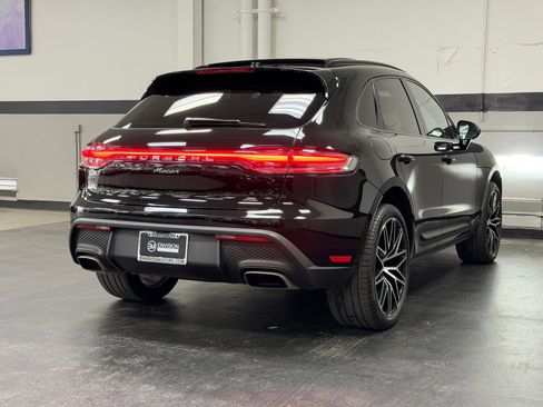 Used 2023 Porsche Macan AWD/4WD image 12