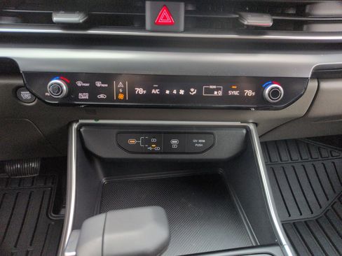 New 2026 Kia Carnival image 13