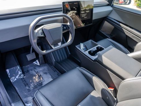 Used 2026 Tesla Cybertruck AWD Crew Cab image 4