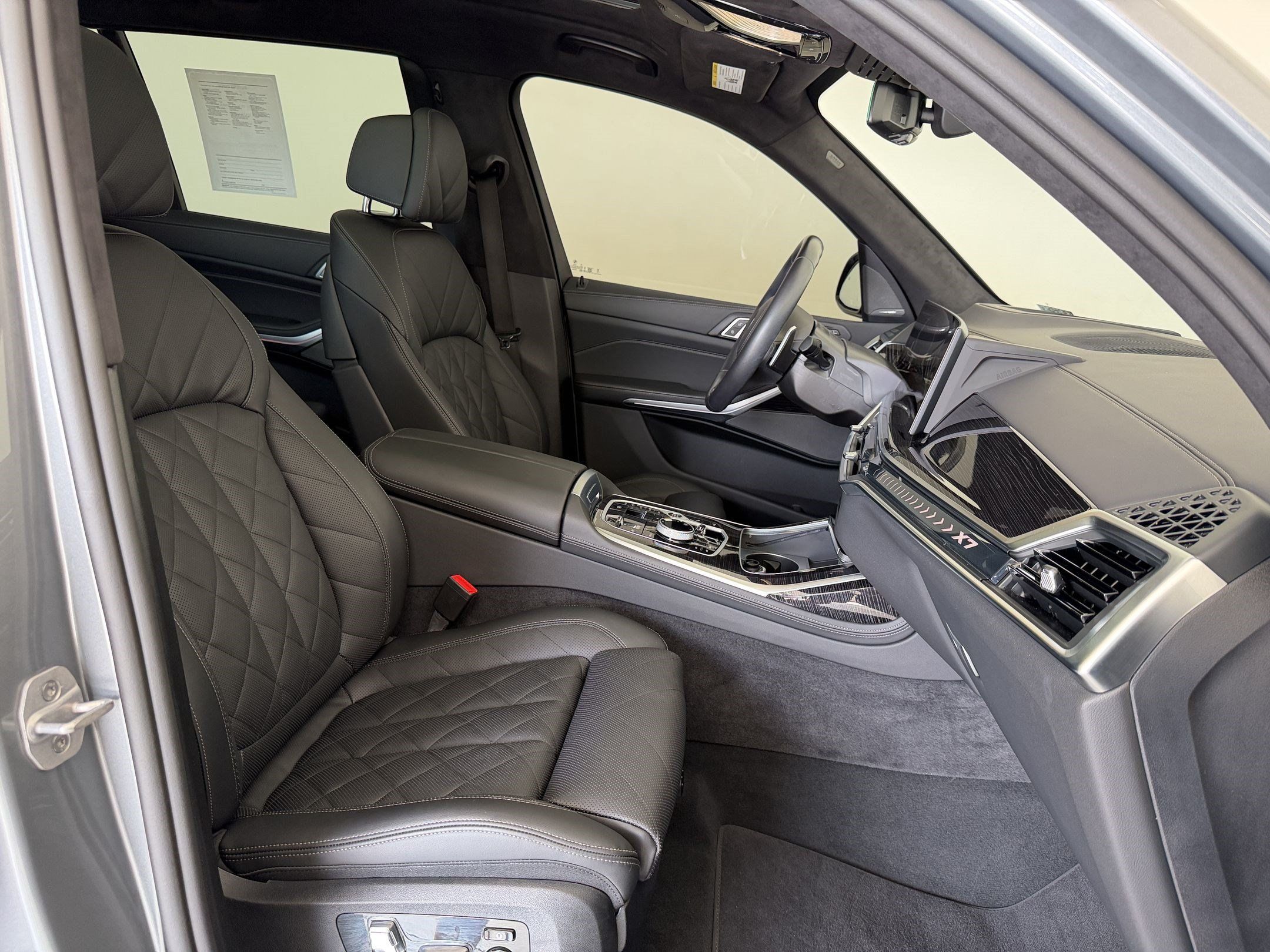 Used 2025 BMW X7 xDrive40i w/ M Sport Package AWD/4WD image 25