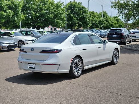 Certified 2024 BMW i7 xDrive60 w/ Executive Package AWD/4WD image 3