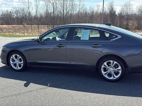Used 2025 Honda Accord LX image 9