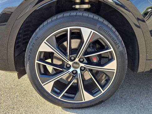 Certified 2024 Audi SQ5 Premium Plus w/ Premium Plus Package image 11