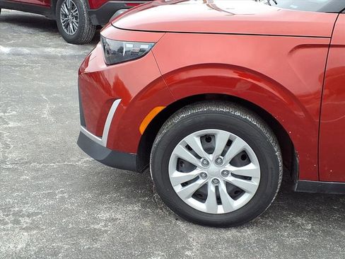Used 2023 Kia Soul LX image 26