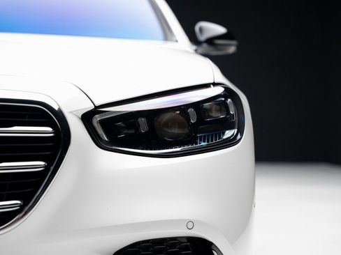 Used 2023 Mercedes-Benz S 500 4MATIC w/ AMG Line image 9