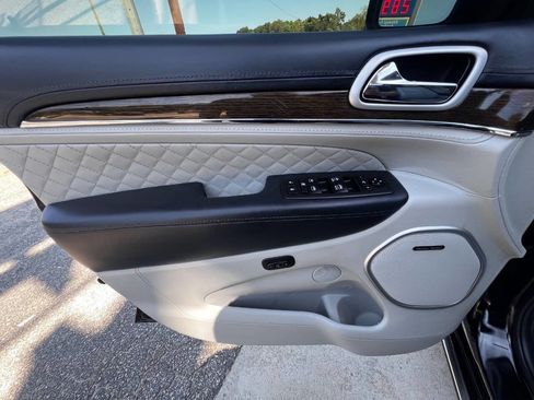 Used 2018 Jeep Grand Cherokee Summit AWD/4WD image 17