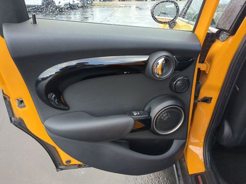 Used 2015 MINI Cooper S image 31