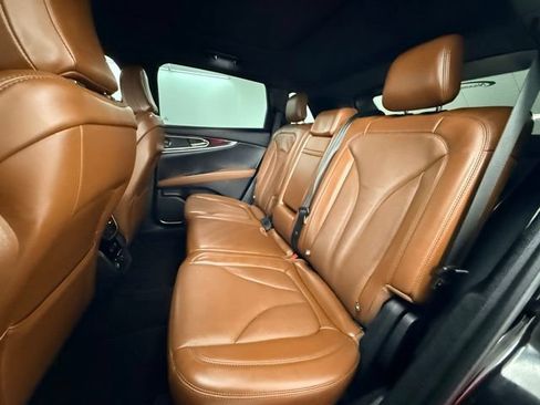 Used 2021 Lincoln Nautilus Reserve w/ Monochromatic Package FWD image 13