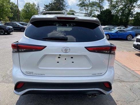 Used 2023 Toyota Highlander XSE AWD/4WD image 4