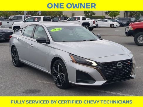 Used 2024 Nissan Altima 2.5 SR FWD image 3