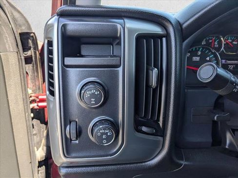 Used 2018 Chevrolet Silverado 1500 LT w/ LT Eassist Package AWD/4WD image 15