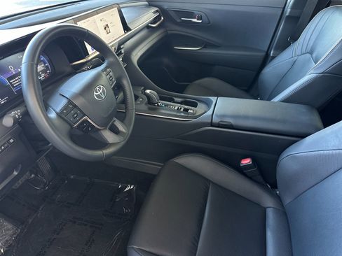 Used 2023 Toyota Crown Platinum AWD/4WD image 9