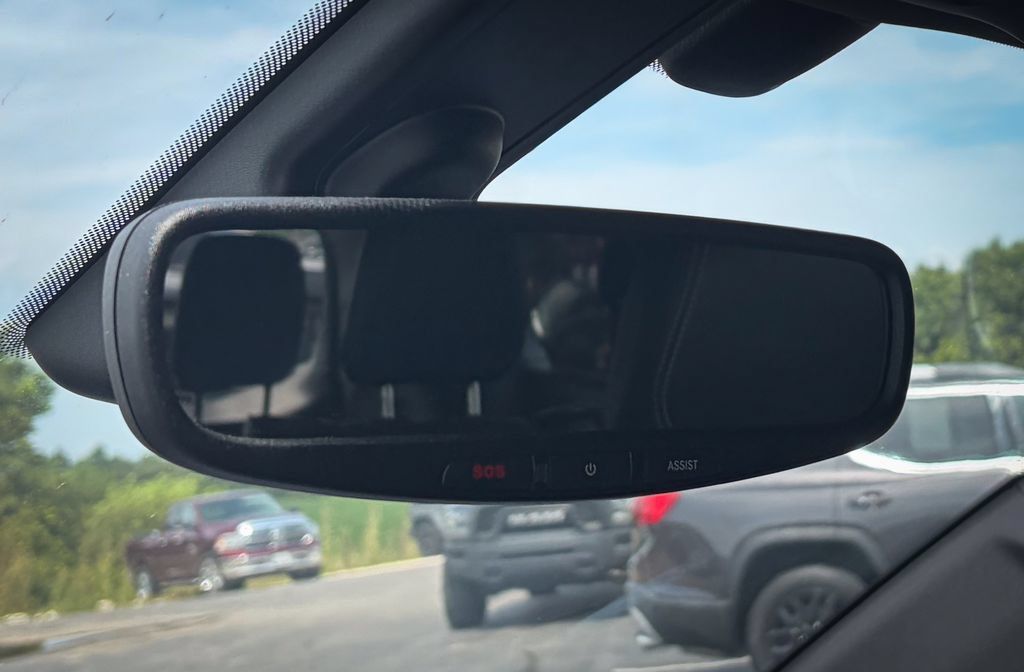 Used 2019 Chrysler Pacifica Limited w/ S Appearance Package FWD image 18