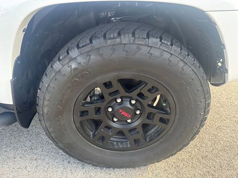 Used 2024 Toyota 4Runner SR5 Premium w/ Moonroof Package image 10