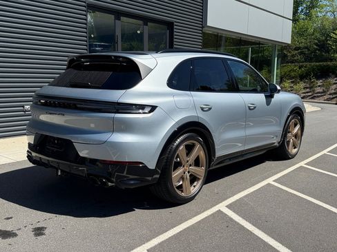 New 2026 Porsche Cayenne GTS AWD/4WD image 7
