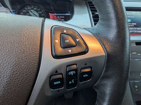 Used 2013 Ford Taurus SEL image 25