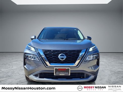 Used 2022 Nissan Rogue SV FWD image 3
