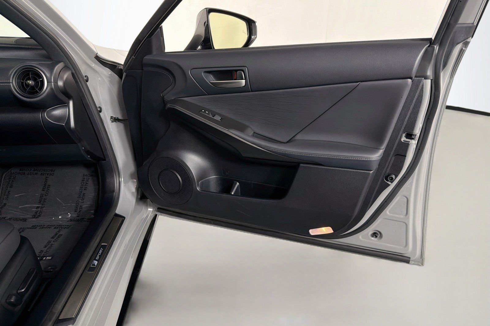 Used 2025 Lexus IS 350 F Sport RWD image 23