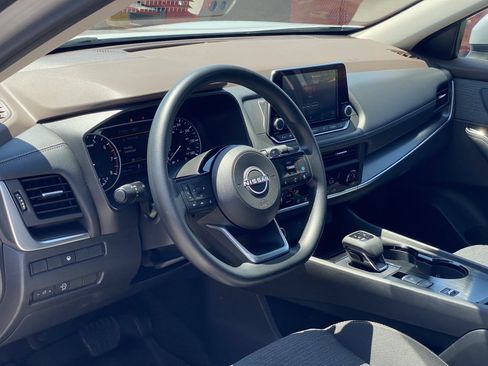 Used 2023 Nissan Rogue SV FWD image 10