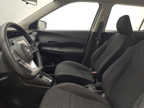 Used 2021 Nissan Kicks S FWD image 17