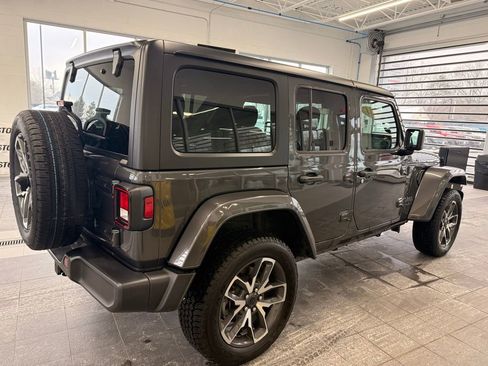 Used 2024 Jeep Wrangler Unlimited w/ Convenience Group image 8