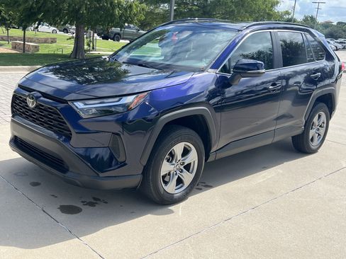 Used 2024 Toyota RAV4 XLE w/ Convenience Package FWD image 5
