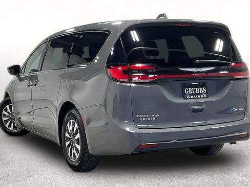 Used 2022 Chrysler Pacifica Touring-L FWD image 15