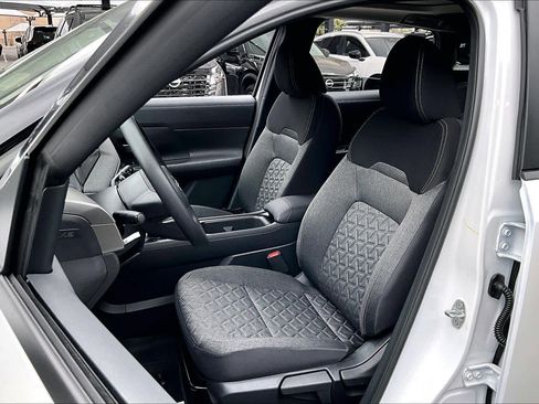 New 2026 Nissan Kicks SV image 9