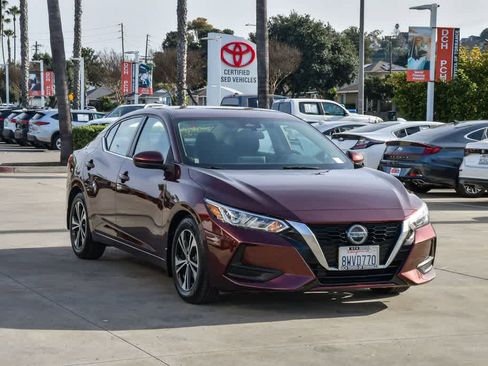 Used 2021 Nissan Sentra SV image 3
