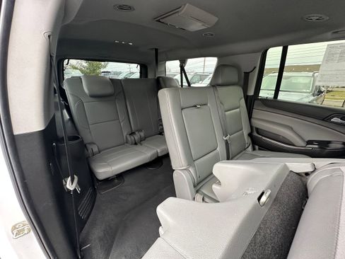 Used 2019 Chevrolet Suburban LT image 24