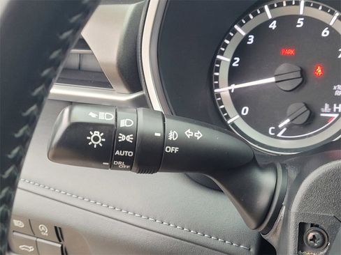 Used 2024 Toyota Highlander XLE image 18