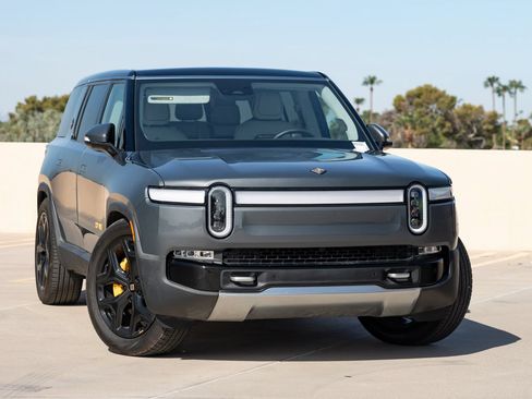 Used 2023 Rivian R1S Adventure AWD/4WD image 5