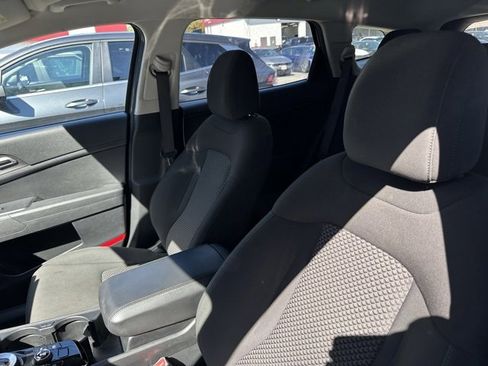 Used 2023 Kia Sportage LX image 7