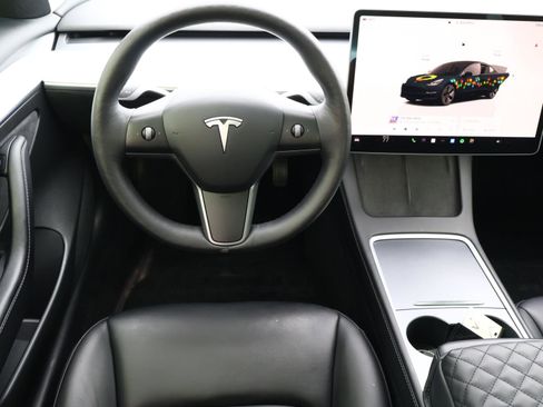 Used 2023 Tesla Model 3 Standard Range image 9