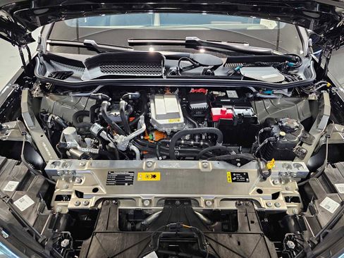 New 2026 BMW iX xDrive45 w/ M Sport Package image 31