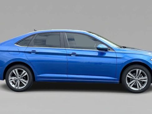 Used 2023 Volkswagen Jetta SE FWD image 7