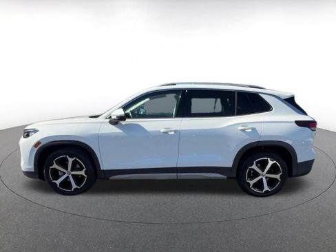 Used 2026 Volkswagen Tiguan SE FWD image 9
