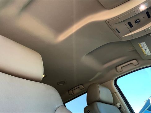 Used 2015 GMC Yukon SLT w/ HD Trailering Package image 13