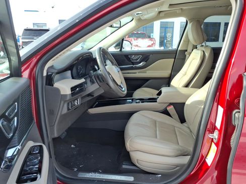 Used 2020 Lincoln Corsair Standard w/ Premium Package image 10